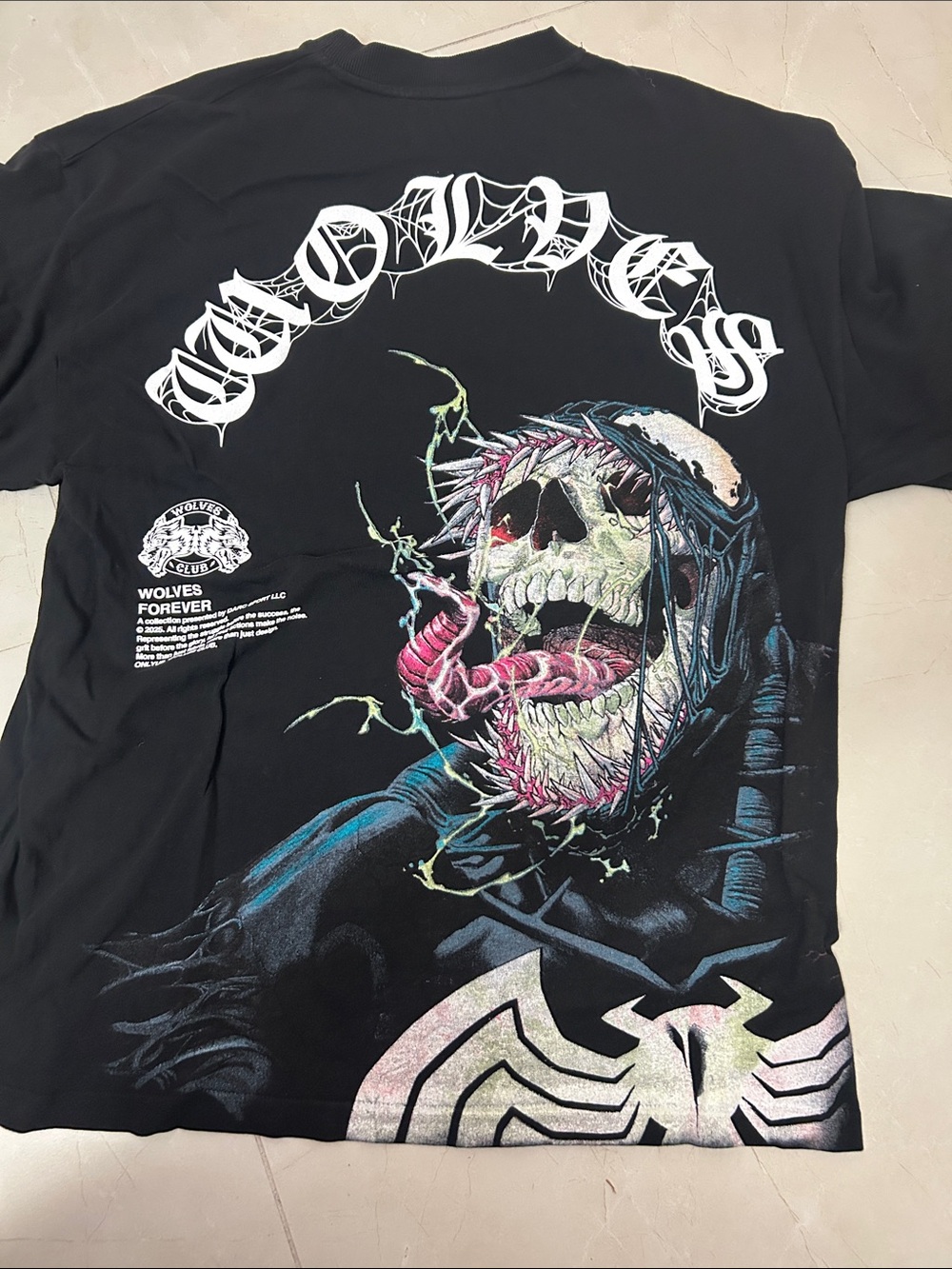 Marvel Black Graphic Skull Venom Tee new L